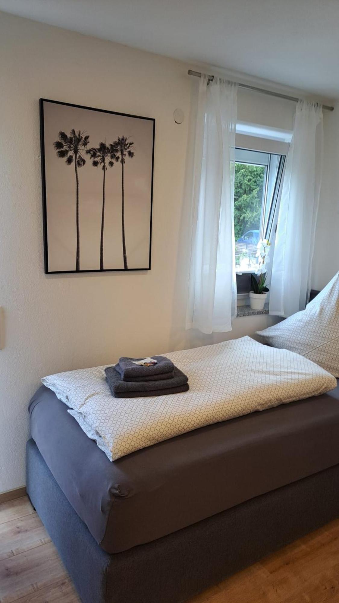 Appartment-Ferienwohnung Mit Kueche, Bad, Kostenlos Wlan, Modern Eingerichtet Родинг Стая снимка